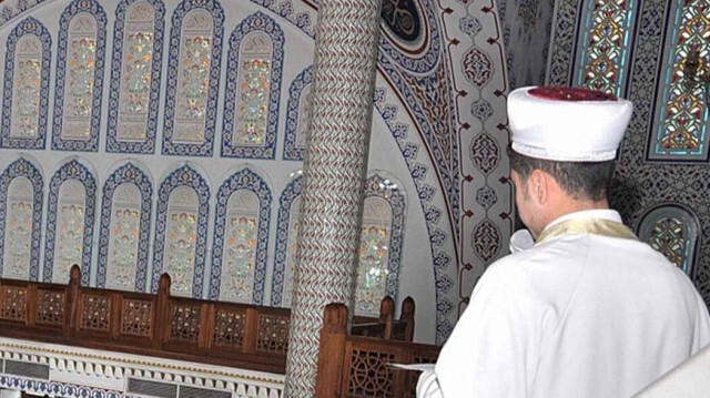 Türkiye’de din hizmetleri alanında görev yapan vaizler ve imam-hatipler, halk