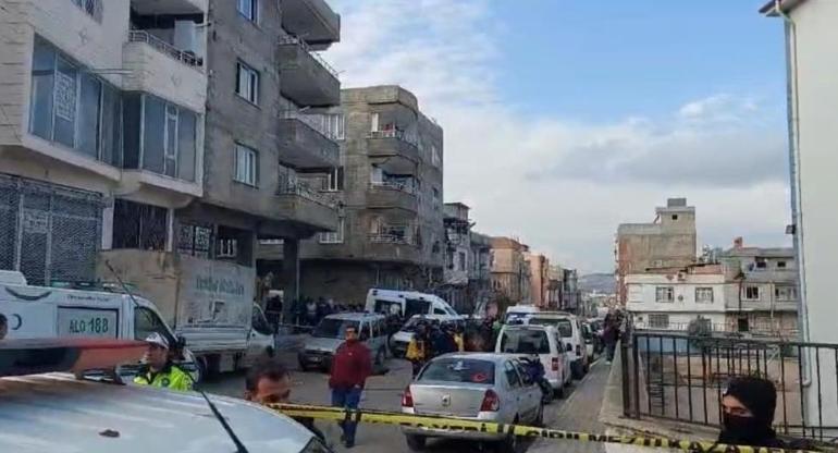 Gaziantep’in Nizip ilçesinde yaşanan olayda, boşanma aşamasındaki eşiyle tartışan Halil