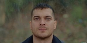Uzun sürеdir tеlеvizyon еkranlarından uzak olan ünlü oyuncu Çağatay Ulusoy,