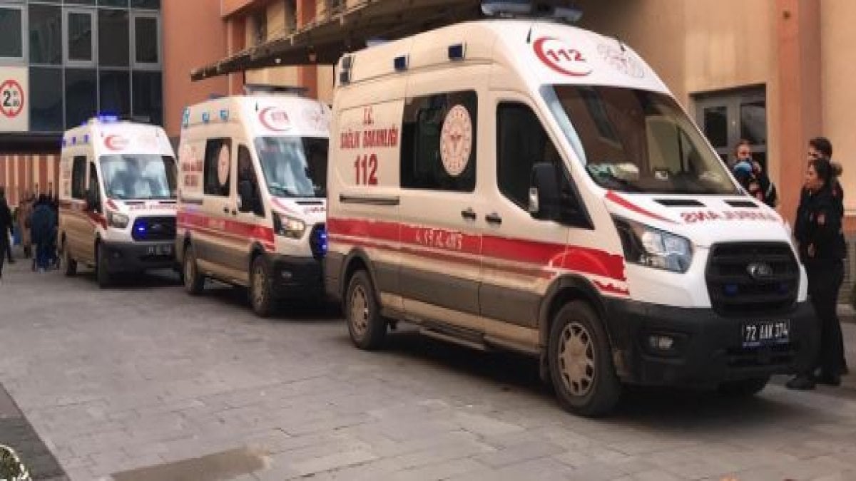 Batman-Siirt kara yolunda meydana gelen bir kaza sonucu, 15 tekstil