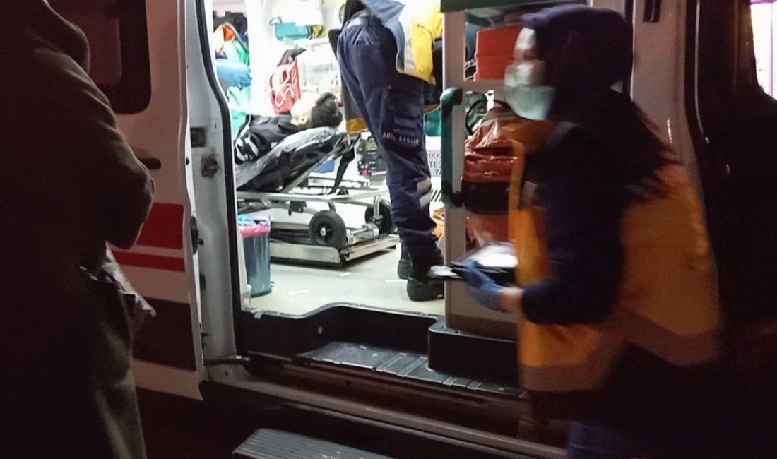 Çorum’da Üçtutlar Caddesi’nde bıçaklı saldırıya uğrayan 16 yaşındaki M.T.B. isimli