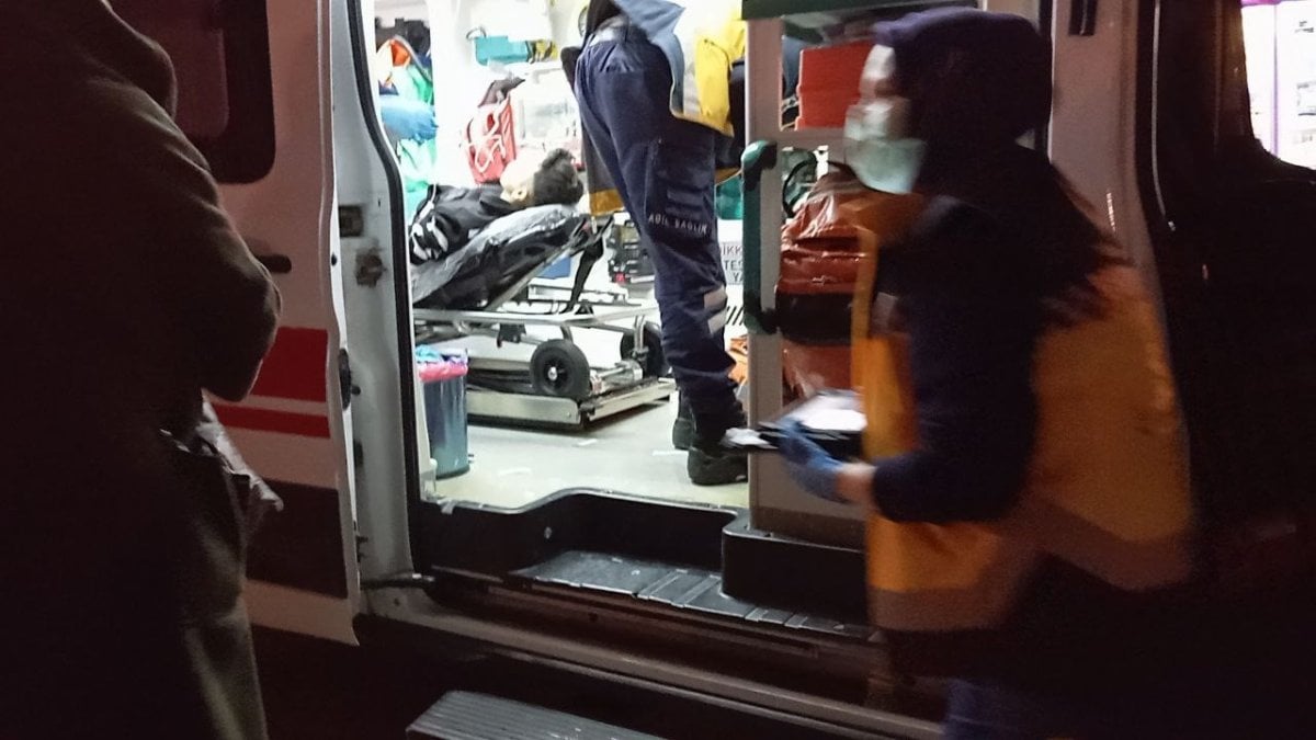 Çorum’da Üçtutlar Caddesi’nde bıçaklı saldırıya uğrayan 16 yaşındaki M.T.B. isimli