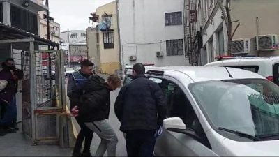 Güngören’de nişanlısıyla birlikte restorana giden müzisyen Umut Emre Aytekin, iki