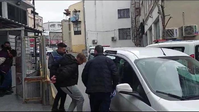 Güngören’de nişanlısıyla birlikte restorana giden müzisyen Umut Emre Aytekin, iki