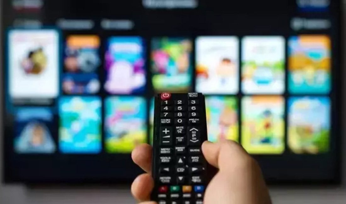 1 Şubat Perşembe akşamı televizyon izleyicileri, birbirinden farklı programlar arasında