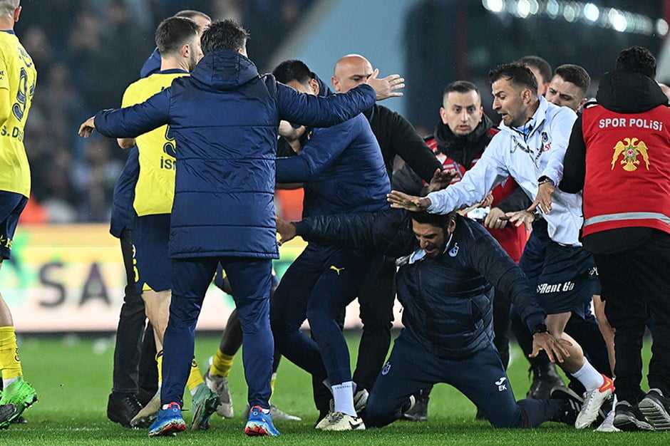 Egemen Korkmaz’dan Olaylı Trabzonspor-Fenerbahçe Maçı İle İlgili Çarpıcı Açıklama: ‘Tepkisiz Kalamazdım’