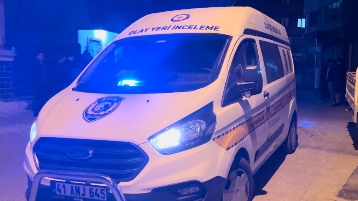 Kocaeli’nin Gebze ilçesinde, evinde baygın halde bulunan 8 aylık hamile