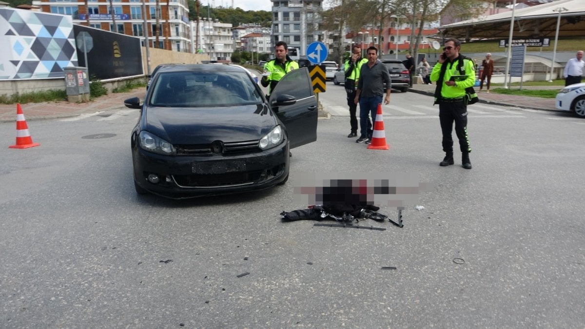 Antalya'nın Manavgat ilçesinde Cuma Şandır'ın kullandığı motosiklet, Emre Suntu'nun kullandığı