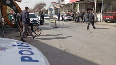 Konya'da araçlarıyla seyir halinde olan 2 komşunun karıştığı maddi hasarlı