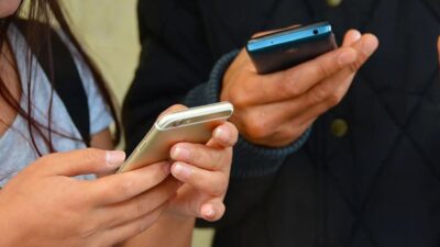 Mobil internet paketinizin hızlı bir şekilde tükenmesinden bıktınız mı? Arka