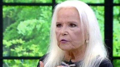 Ünlü sanatçı Gönül Yazar, bacağına pıhtı atması sonucu hastaneye kaldırıldığıyla