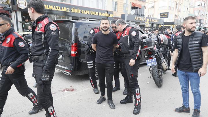 Antalya’nın Kepez ilçesinde yaşanan silahlı çatışmada 7 kişi yaralandı, 12