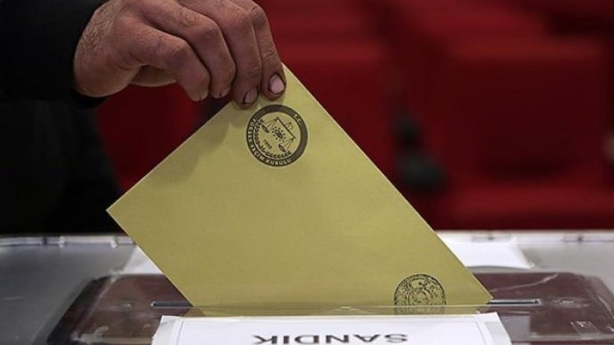 Yozgat'ın Lök köyünde Mahalli İdareler Genel Seçimleri'nde oy kullanmak için