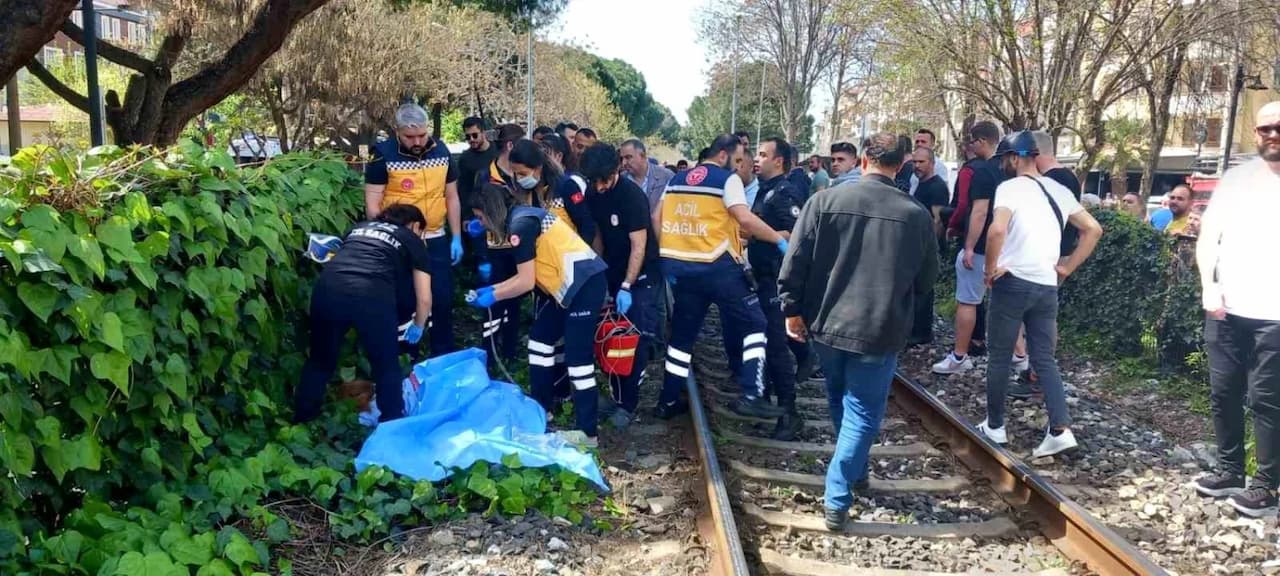 Manisa'nın Salihli ilçesinde tren kazası! Gönül Göçmen, hemzemin geçitte trenin