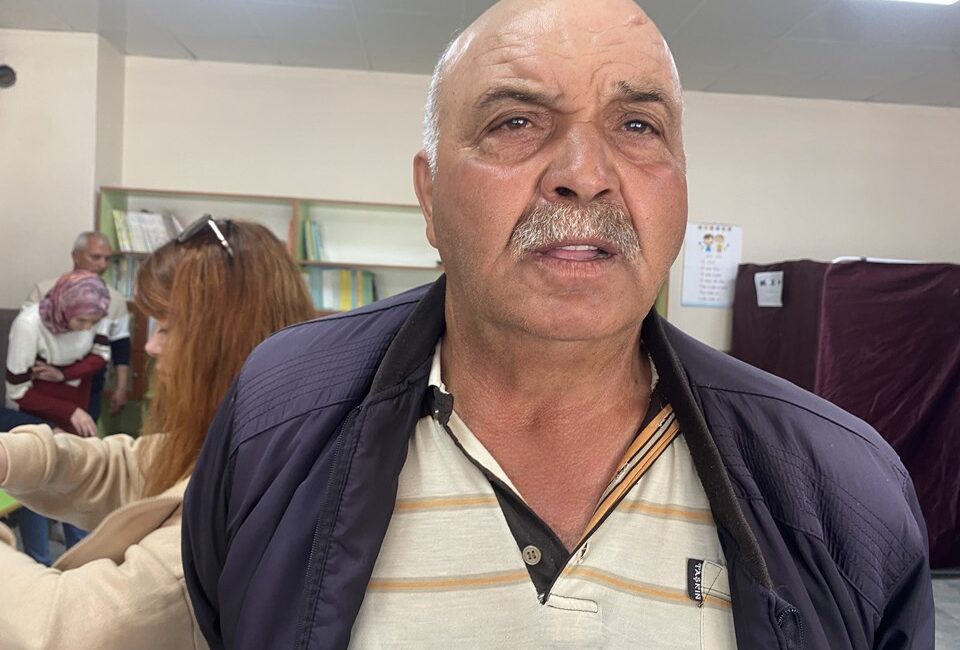 Manisa'da 31 Mart Mahalli İdareler Genel Seçimleri sırasında oyunu kullanan