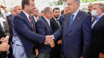 Bekir Ağırdır, Gazete Oksijen’de yer alan yazısında İstanbul yarışında İmamoğlu’nun