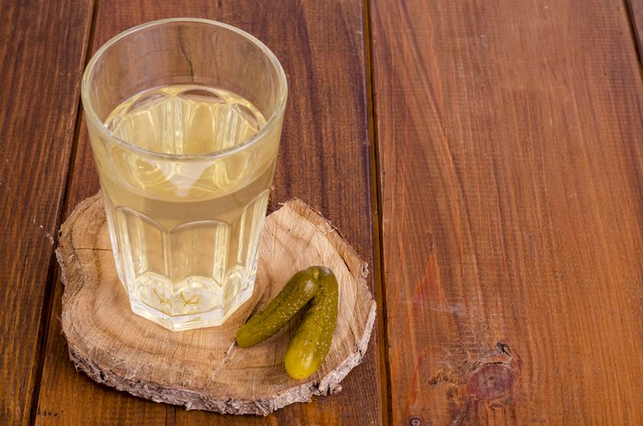 Geleneksel bal ve çay yöntemlerini unutun, turşu suyunun gücüyle tanışın.