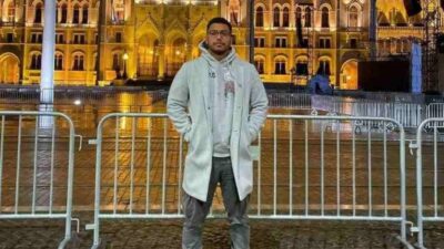 Chilling Adventures of Sabrina'dan Ambrose Spellman rolüyle tanınan 27 yaşındaki