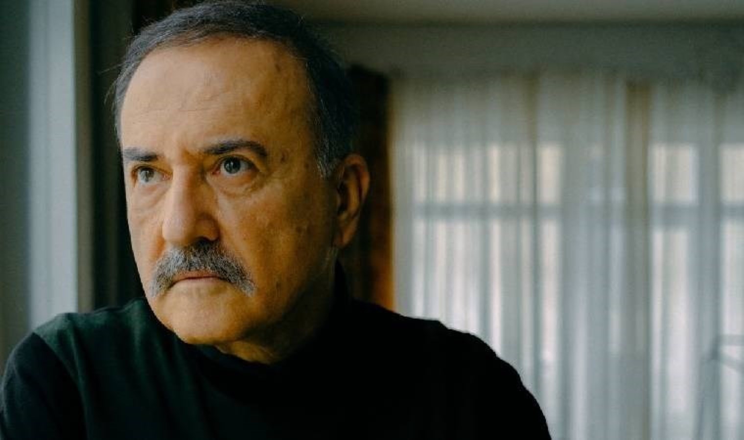 Murathan Mungan, Yeni Türkü'nün seslendirdiği "Maskeli Balo" şarkısının sözlerinin İYİ