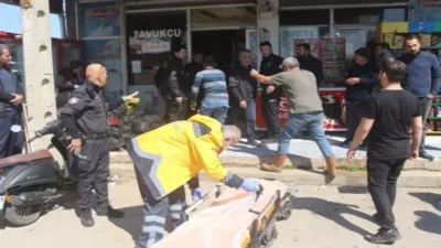 Muratpaşa'da bir esnaf dükkanına bırakılan CHP broşürünü görünce sinirlenen S.