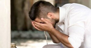 Aşağıda namaz ibadetinin dinimizdeki önemini ayet ve hadislerle açıklayınız detaylı