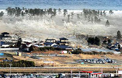 Japonca’dan dilimize katılan Tsunami sözcüğü, Japonca anlamıyla ”liman dalgası” demektir.