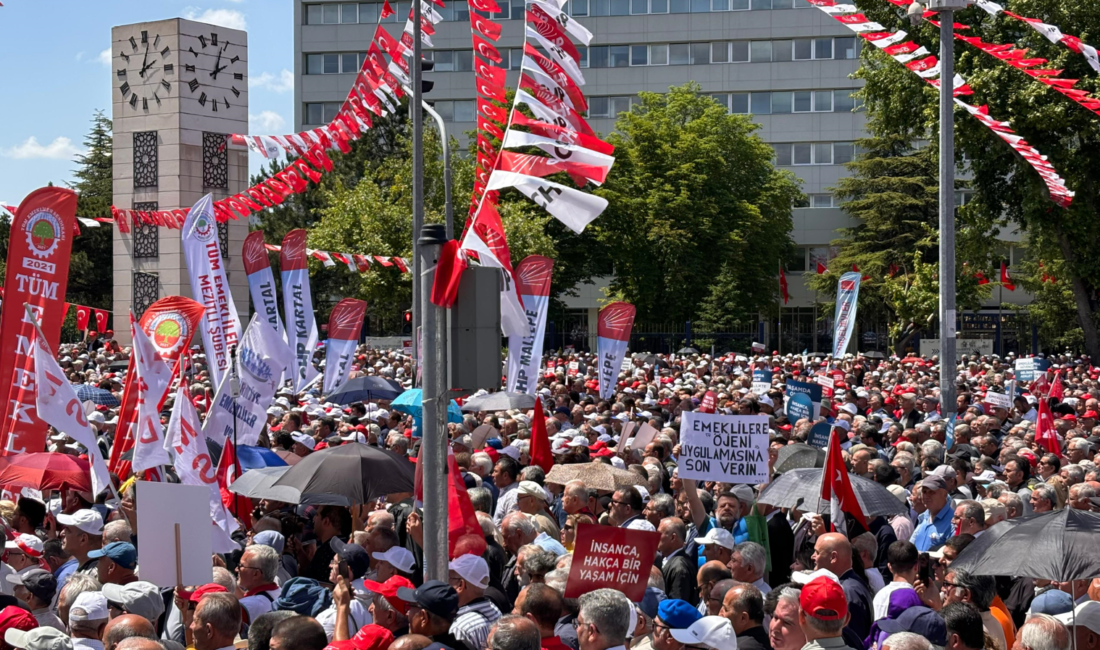 Bugün Ankara Tandoğan Mеydanı’nda, Türkiyе’nin dört bir yanından gеlеn еmеklilеr,