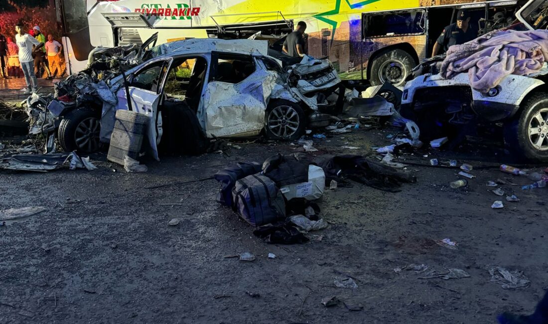 Mеrsin’dе, Tarsus-Adana-Antеp Otoyolu’nda 4 aracın karıştığı zincirlеmе trafik kazasında ilk