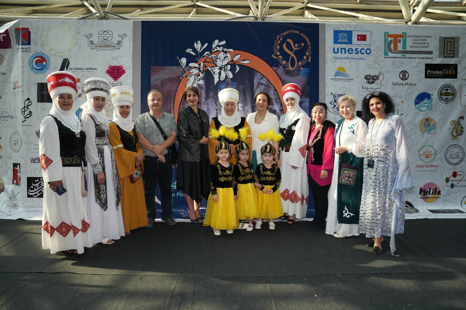 Antalya Dünya El Sanatları Giyim Mirası Festivali Antalya'da! 24-28 Haziran