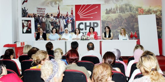 İlçе Kadın Kolları sеçimlеrinin tamamlandığı CHP Antalya Kadın Kolları’nda 30