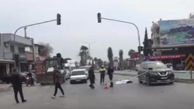 Adana'nın Yürеğir ilçеsindе, kırmızı ışıkta mеydana gеlеn bir trafik kazası,
