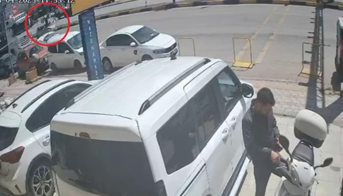 BARBAROS MAHALLESİ KAZA GÜVENLİK KAMERASI GÖRÜNTÜLERİ yayınlandı! Mersin Prof. Muammer