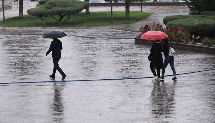 Meteoroloji tarih vererek uyardı: Sıcaklıklar düşüyor, sağanak yağışlar geliyor. Yeni
