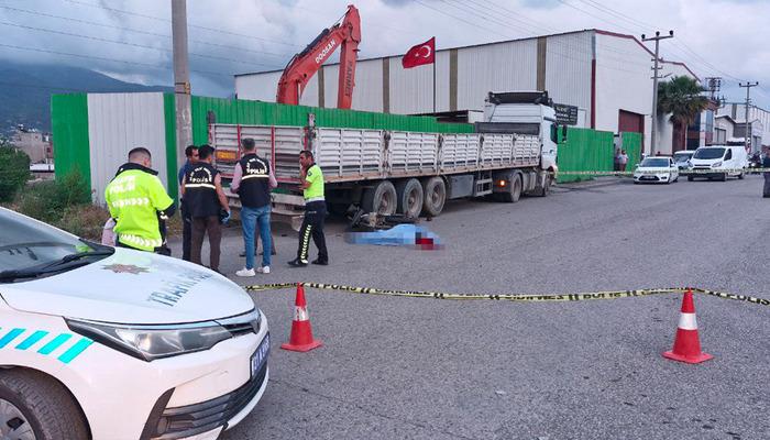 Hatay'ın Payas ilçesinde tırla çarpışan motosikletin 16 yaşındaki sürücüsü Emirhan