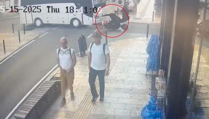 Antalya'nın Manavgat ilçesinde ters yönden gelen kamyonetle motosikletin çarpışması sonucu