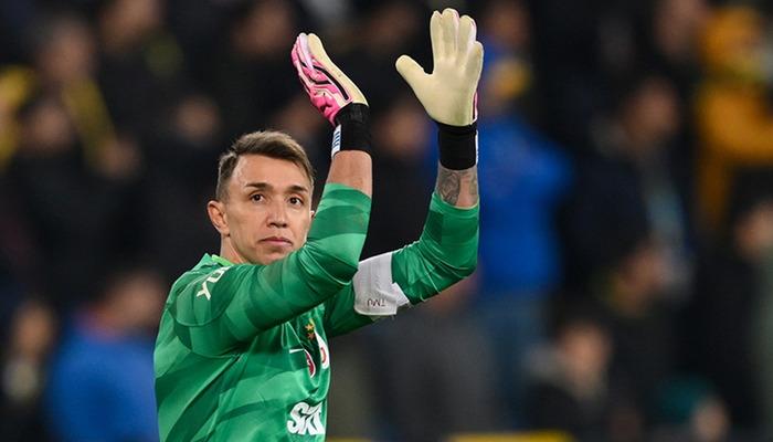 Fernando Muslera, Galatasaray'daki 14 yıllık kariyerine Haziran 2025'te son vererek,