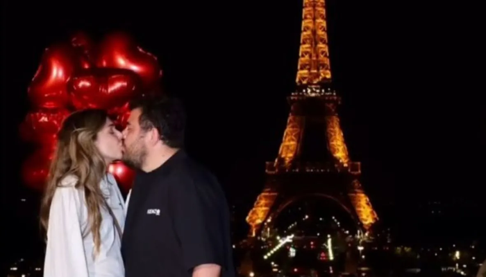 Romantik tatil kabusa döndü! Berfu ve Eser Yenenler Paris'te dolandırıldı...