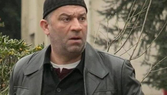 Arka Sokaklar’ın yıldızı Şevket Çoruh, eşi Özge Turna ile Çeşme’de