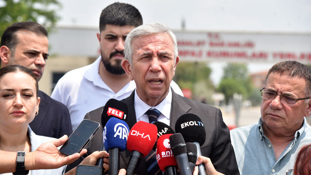 Ankara Büyükşehir Belediye Başkanı Mansur Yavaş, tutuklu Muhittin Böcek’i cezaevinde