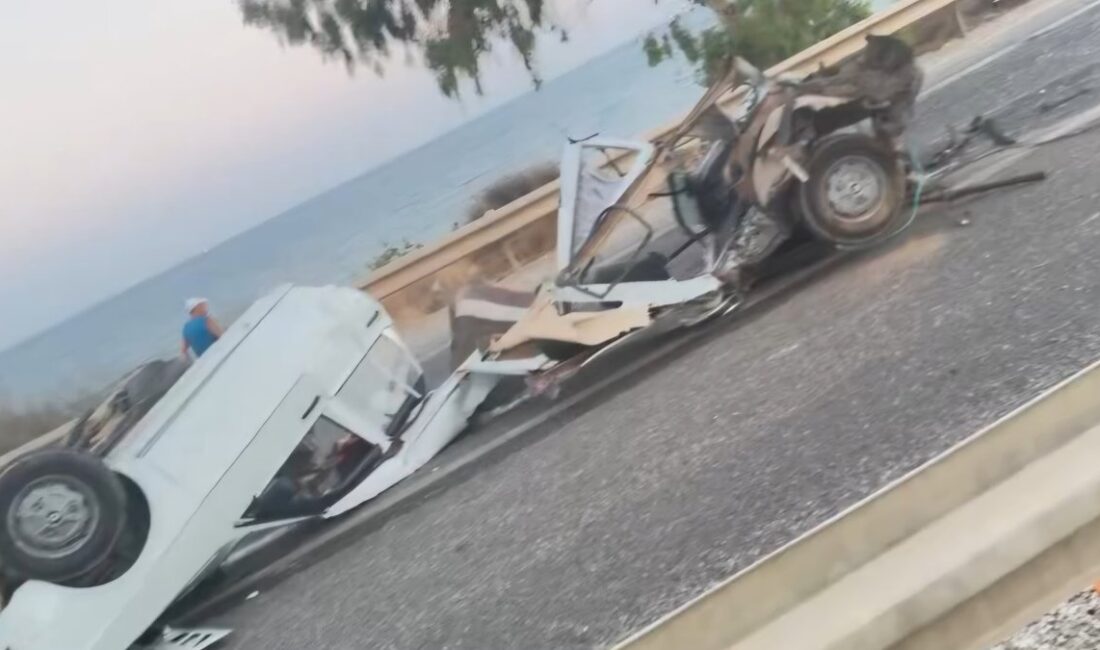 Mersin Silifke’de çelik bariyere çarpan otomobil ikiye bölündü. Sürücü Hasan