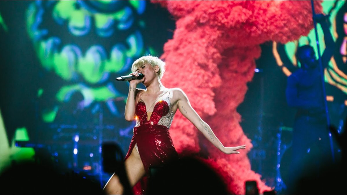 Miley Cyrus, turne hayatının ruh sağlığı üzerindeki etkilerini gerekçe göstererek