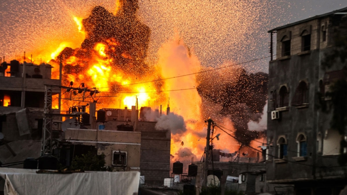  Tel Heva Mahallesi’nde evi bombalanan serbest gazeteci Vela Caberi,