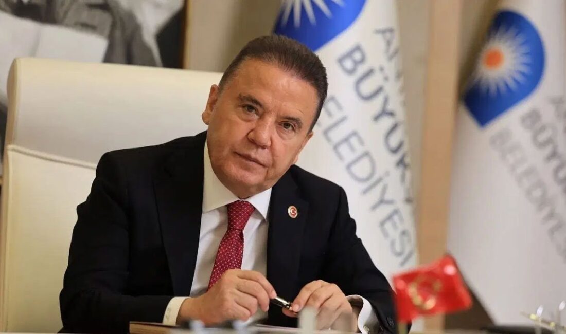 Tutuklu bulunan Antalya Büyükşehir Belediye Başkanı Muhittin Böcek, sahil ihalesi