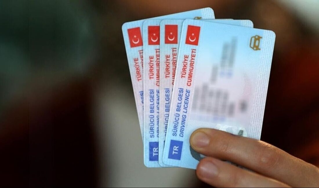 İçişleri Bakanı Ali Yerlikaya, eski tip sürücü belgelerinin yenilenmesi için
