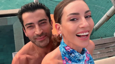 Sinem Kobal, kızlarıyla çıktığı tatilden bikinili pozlarını “Deniz kızları diyarı”