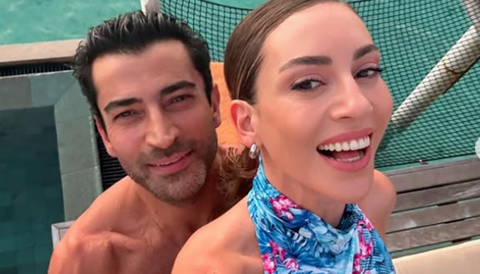 Sinem Kobal, kızlarıyla çıktığı tatilden bikinili pozlarını “Deniz kızları diyarı”