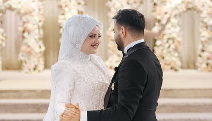 Sosyal medya fenomeni ve sunucu Kadir Ezildi, Gamze Türkmen ile