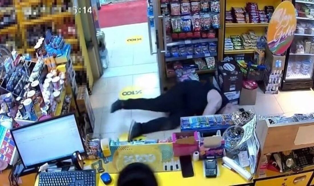 Sakarya Karasu’da alışveriş yaptığı markette gülerek sohbet ederken bir anda