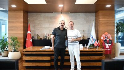 Türk halk müziğinin usta ismi Sümer Ezgü, Konyaaltı Belediye Başkanı