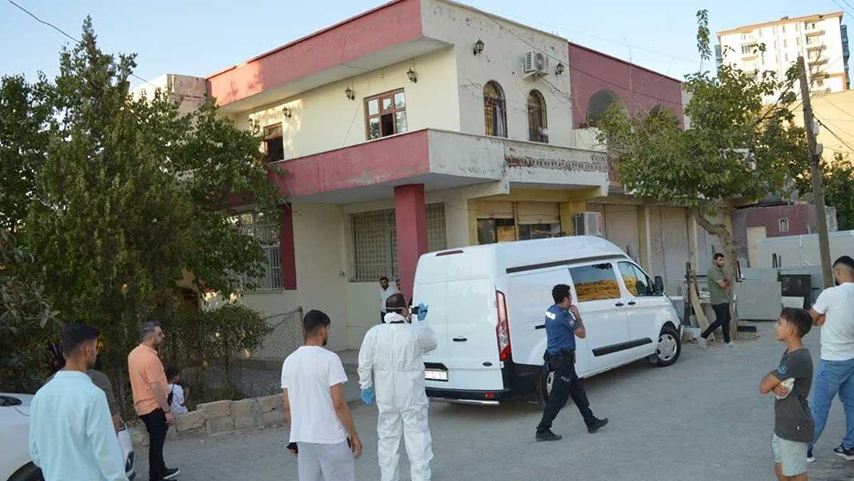 Aynı gün içinde üç farklı mahallede yaşayan kadınların evlerinde ölü